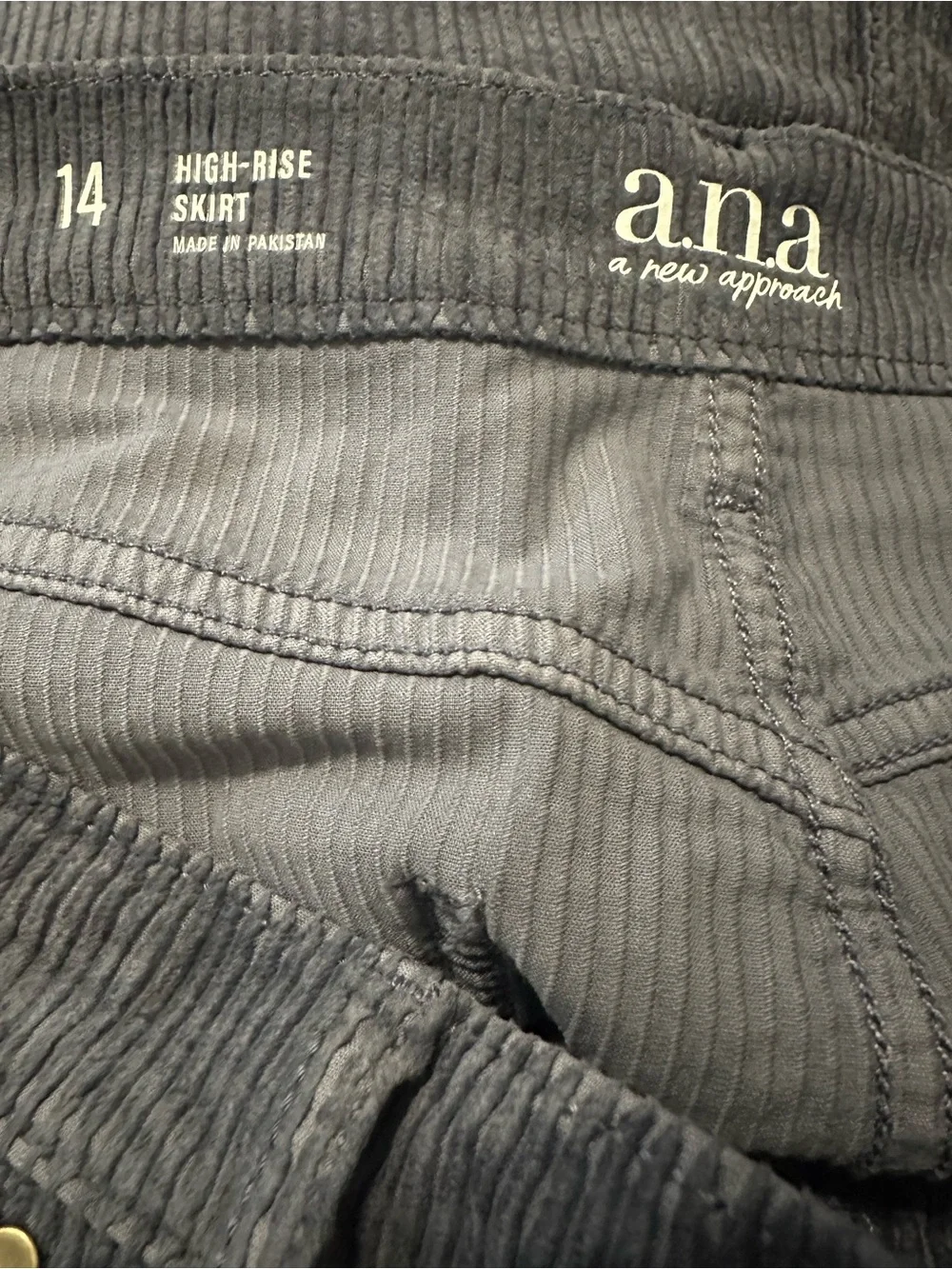 A.N.A. Size 14 Gray Corduroy Skirt NWT - Picture 3 of 6